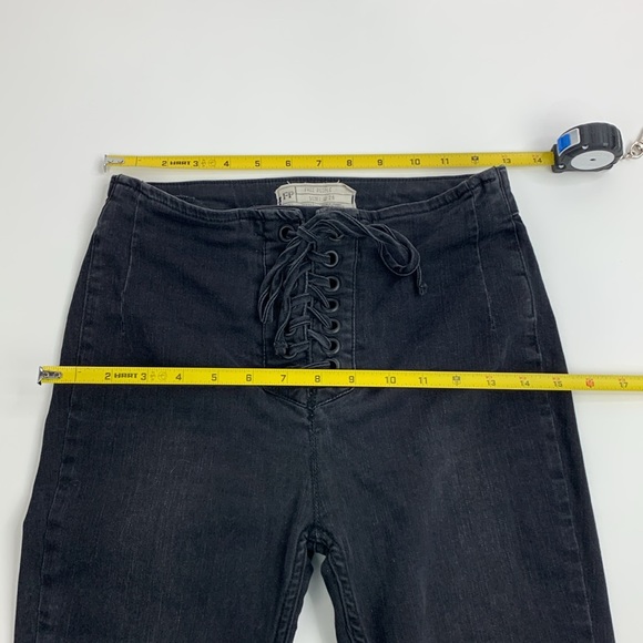 Free People Lace up Skinny Pants Jeans Faded Black Size 26 with stretch FP Boho - Picture 10 of 14